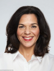 Face shot of Eve Ahmed, attractive brunette with shoulder length hair